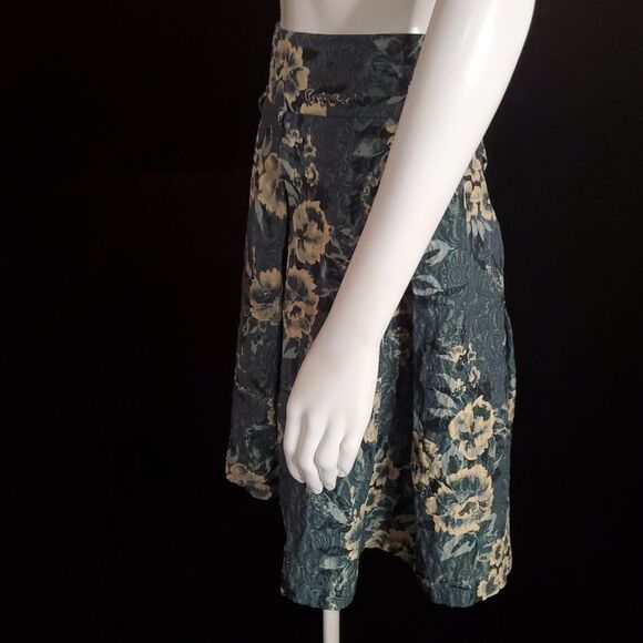 Zara Woman Green, Blue, & Cream Floral Skirt (8) - Picture 3 of 5